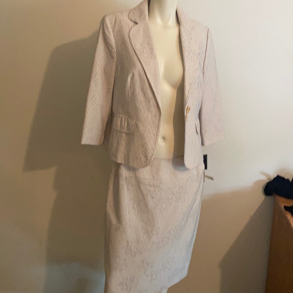 Ladies 2 piece suit
